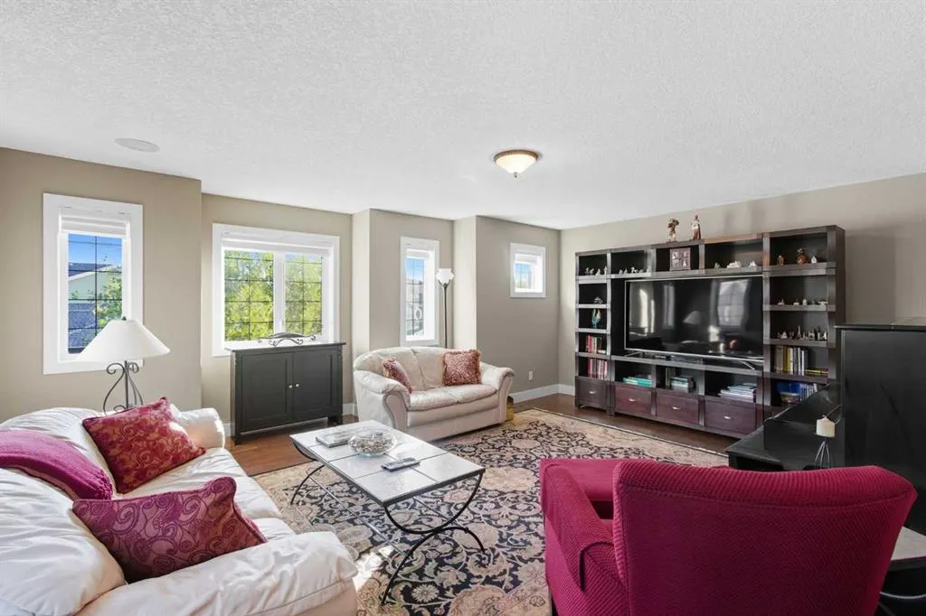 41 Evergreen Mount SW