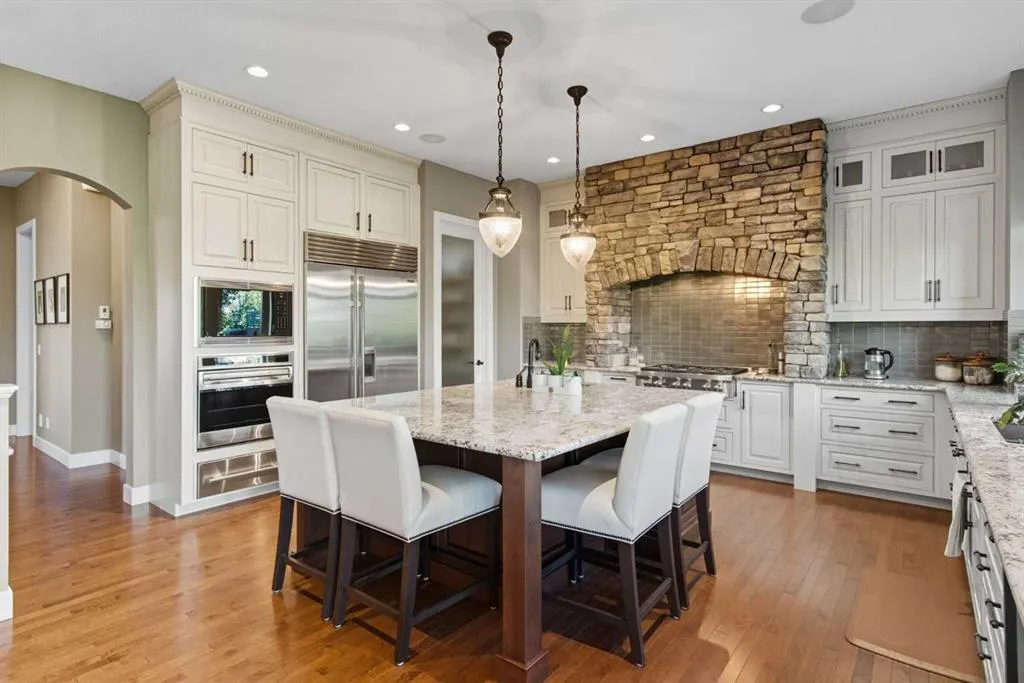 41 Evergreen Mount SW