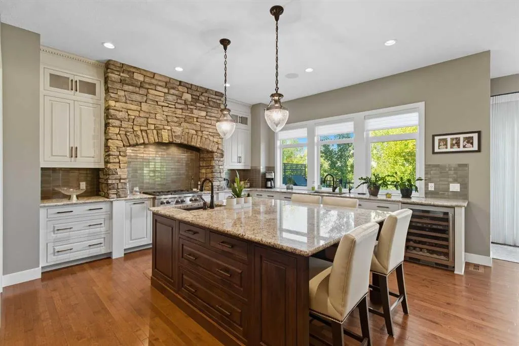 41 Evergreen Mount SW