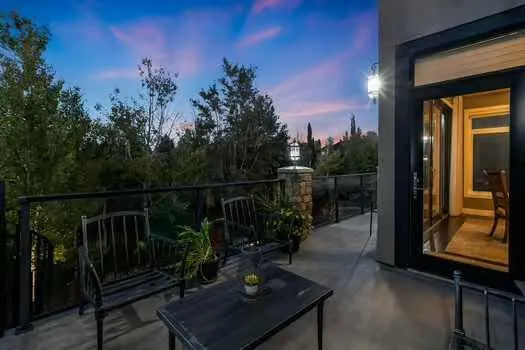 41 Evergreen Mount SW