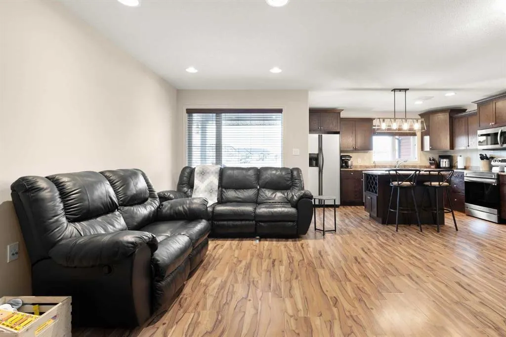 130 Ranchman Crescent NE