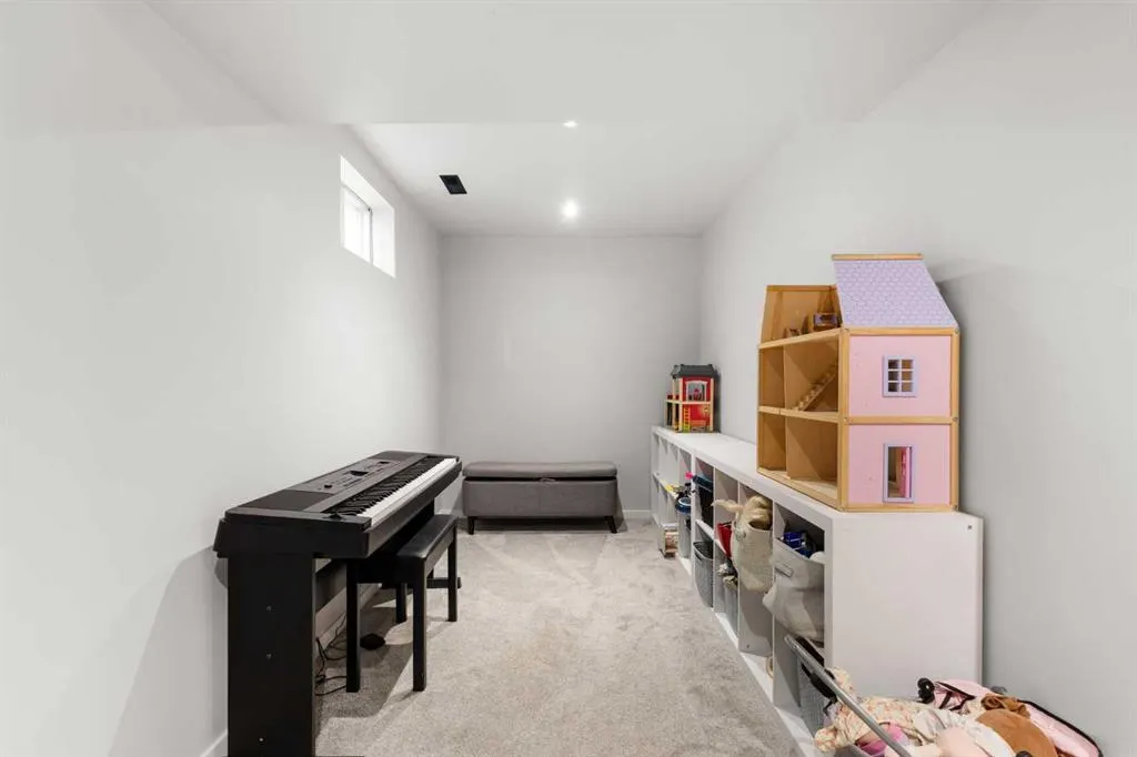 49 Corbitt Way SE