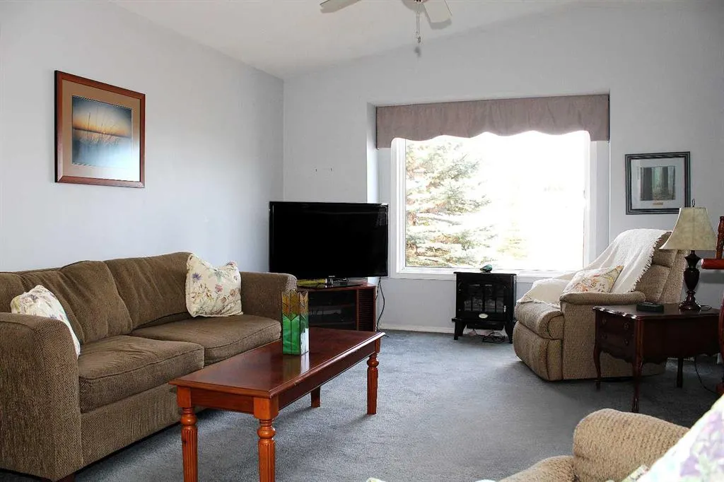 24 Noblefern Way
