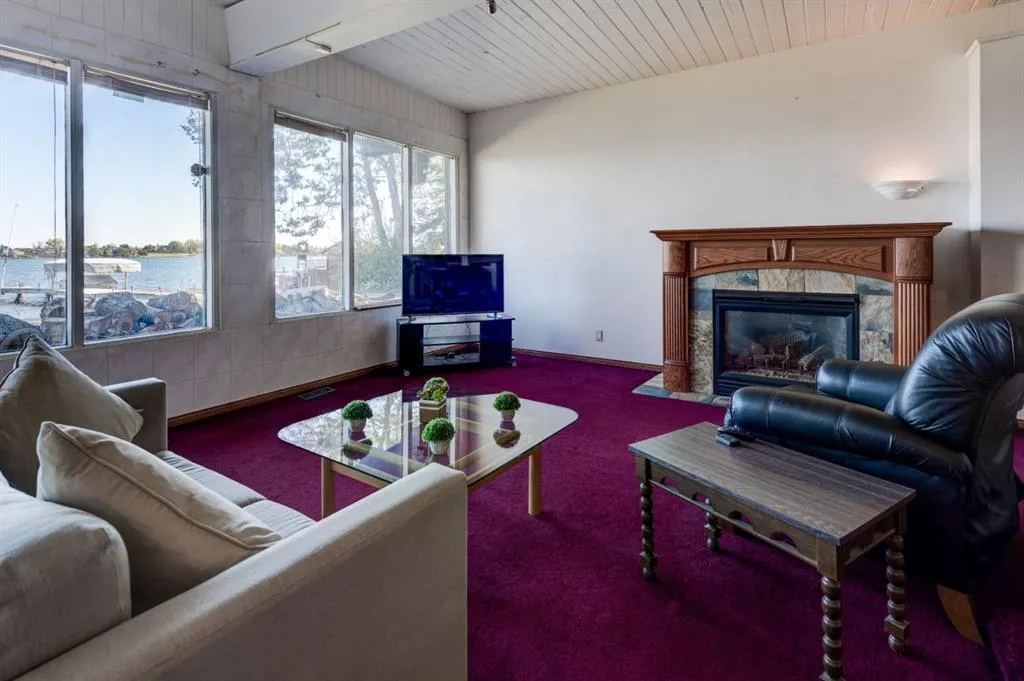 968 West Chestermere Drive