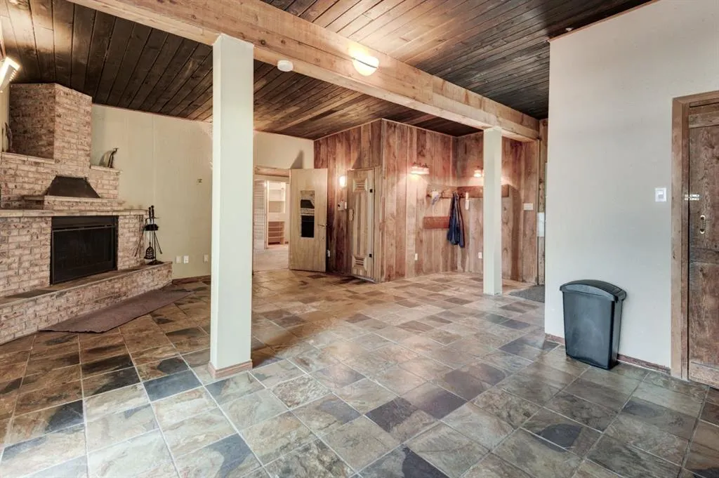 968 West Chestermere Drive