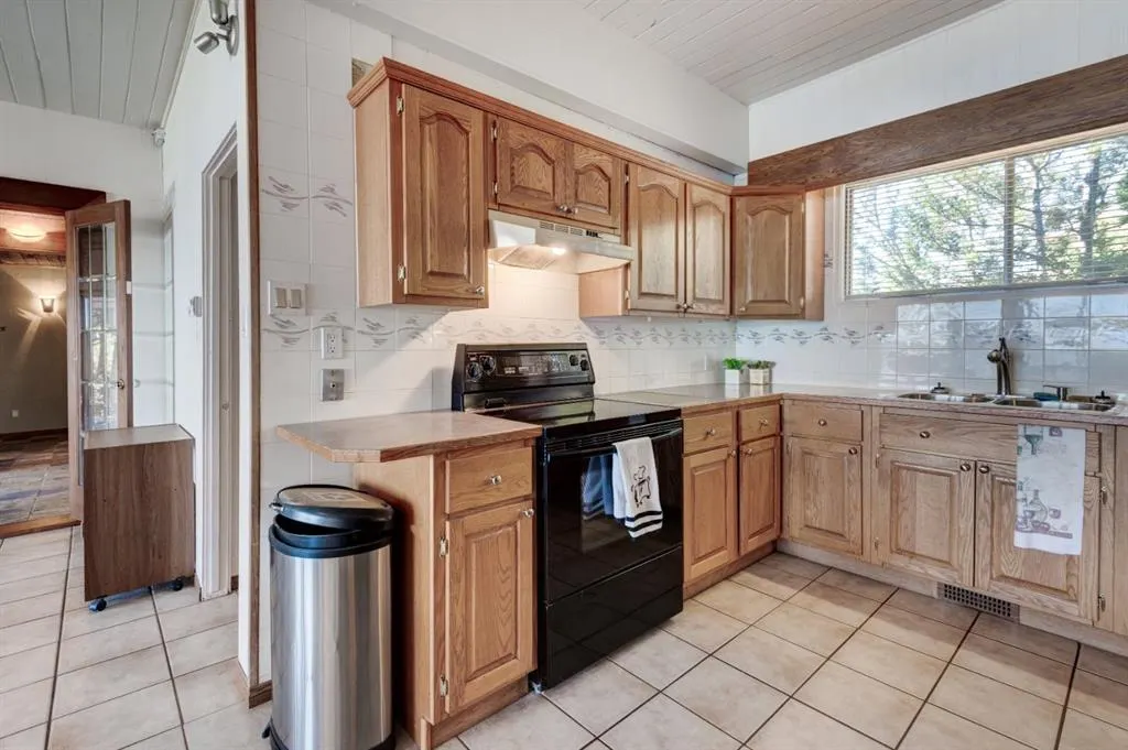 968 West Chestermere Drive