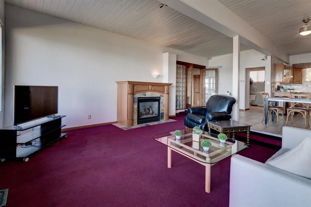 968 West Chestermere Drive