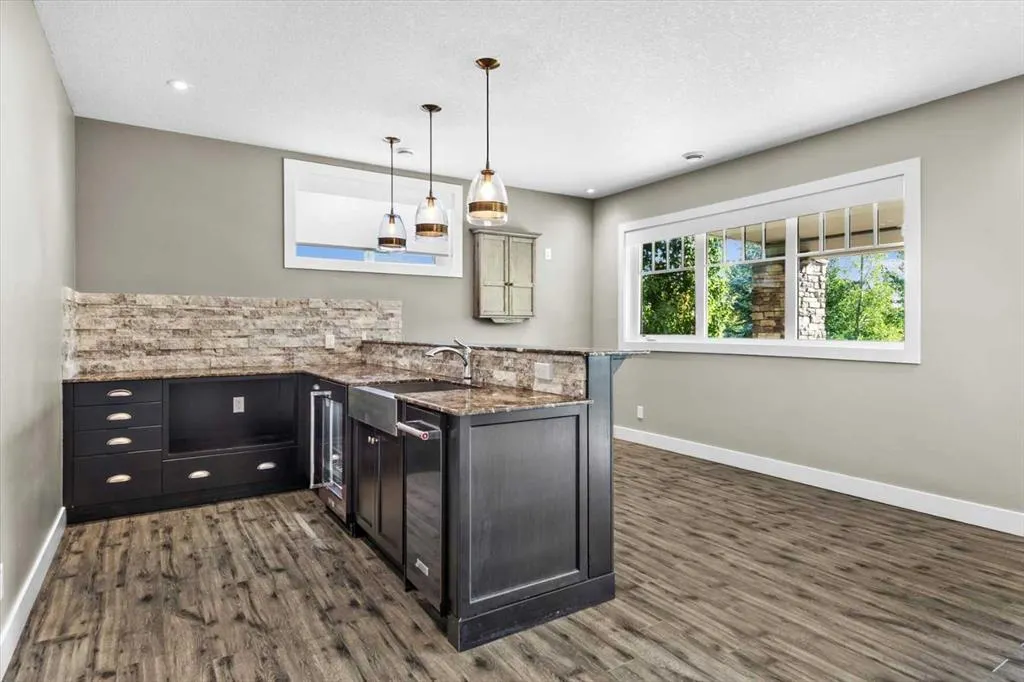 111 Hillside Terrace