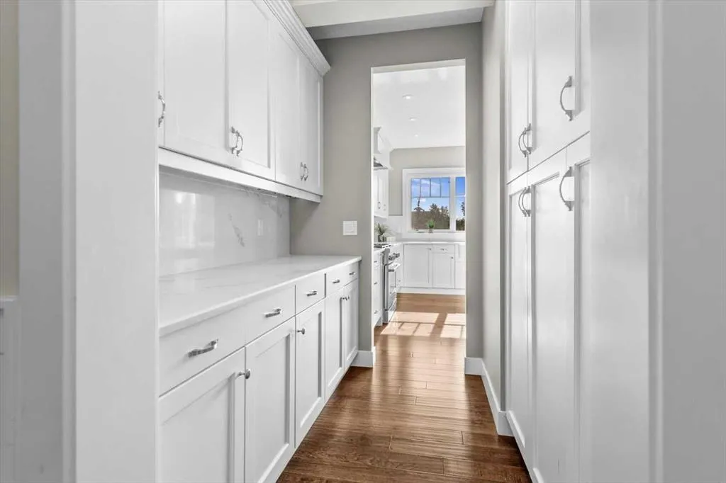 111 Hillside Terrace