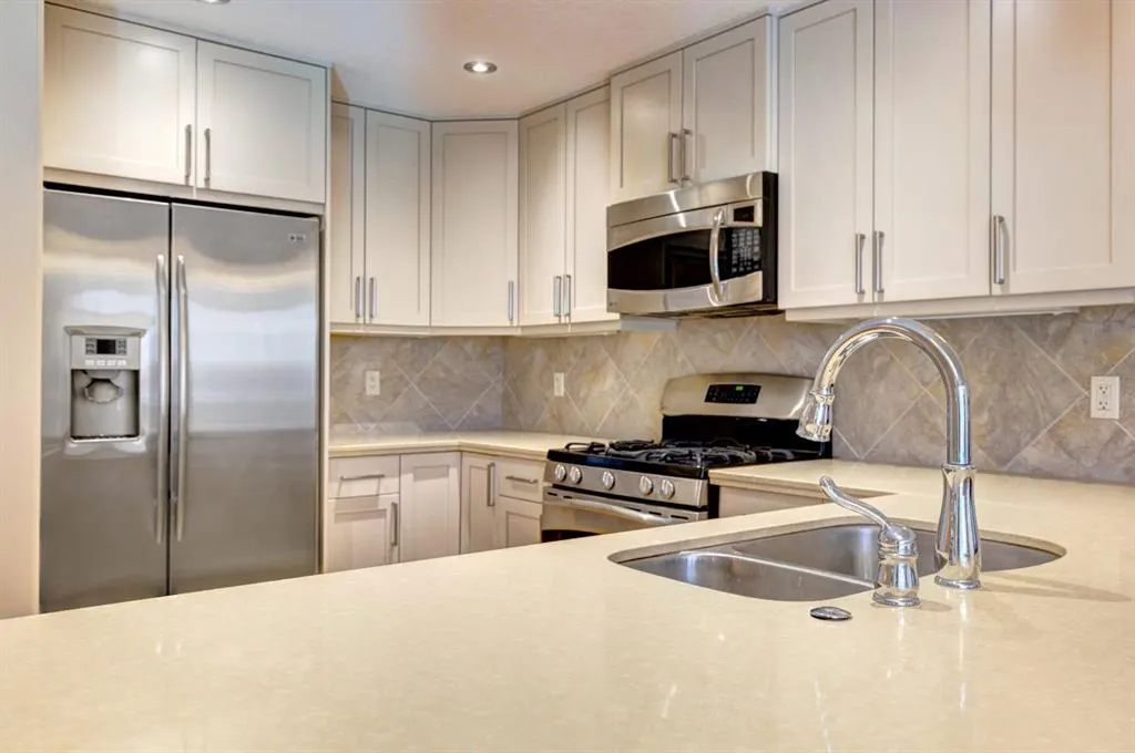 901 8th Avenue, #203