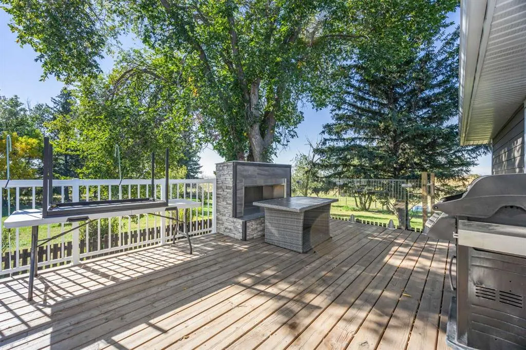 370068 160 Street E, #200