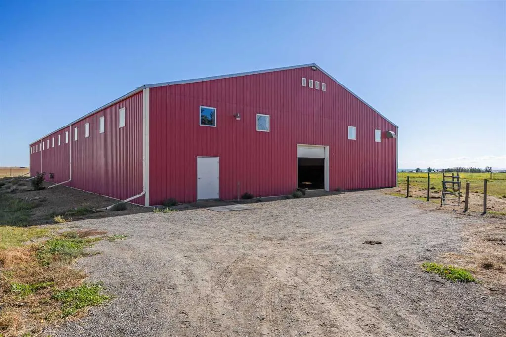 370068 160 Street E, #200