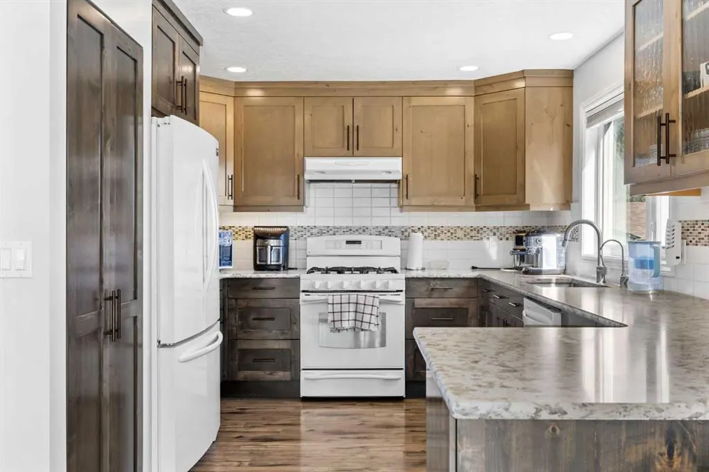 370068 160 Street E, #200