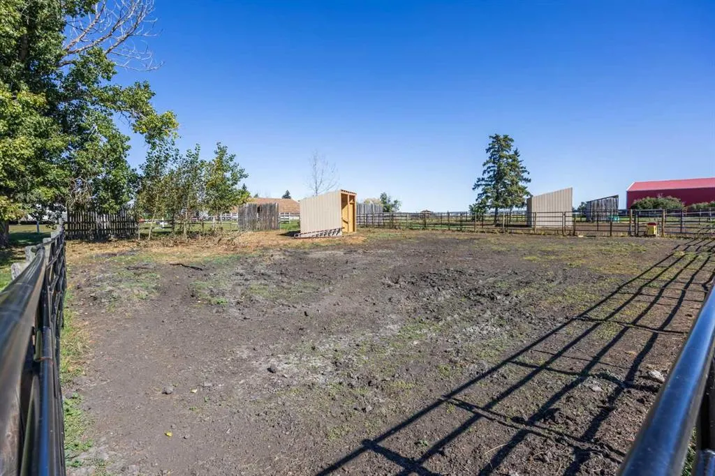 370068 160 Street E, #200