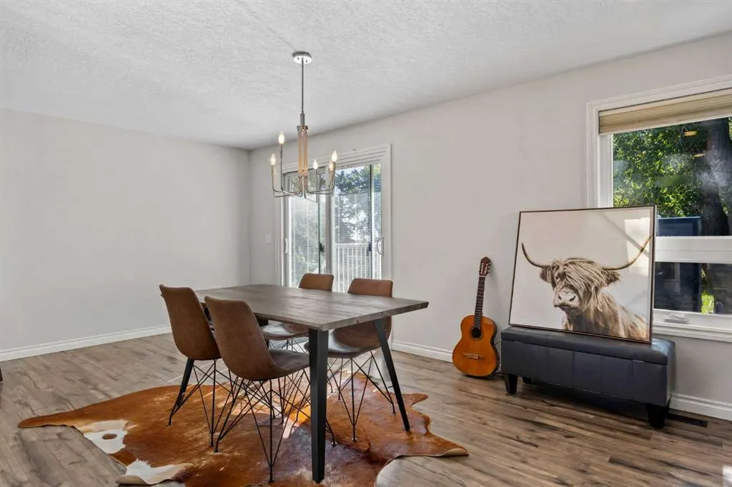 370068 160 Street E, #200