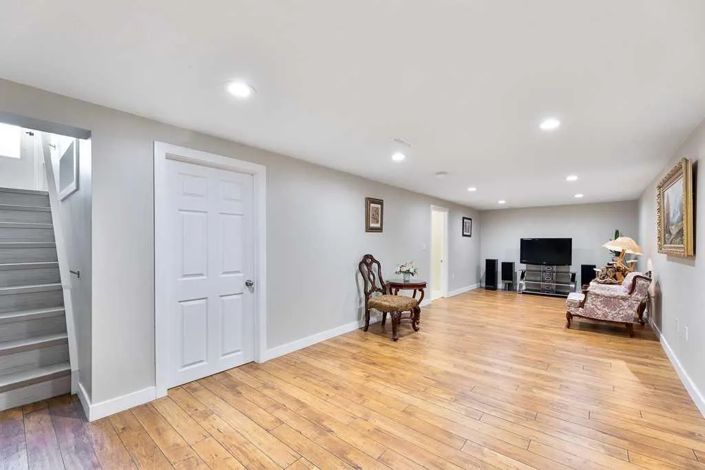 96 Windermere Road SW