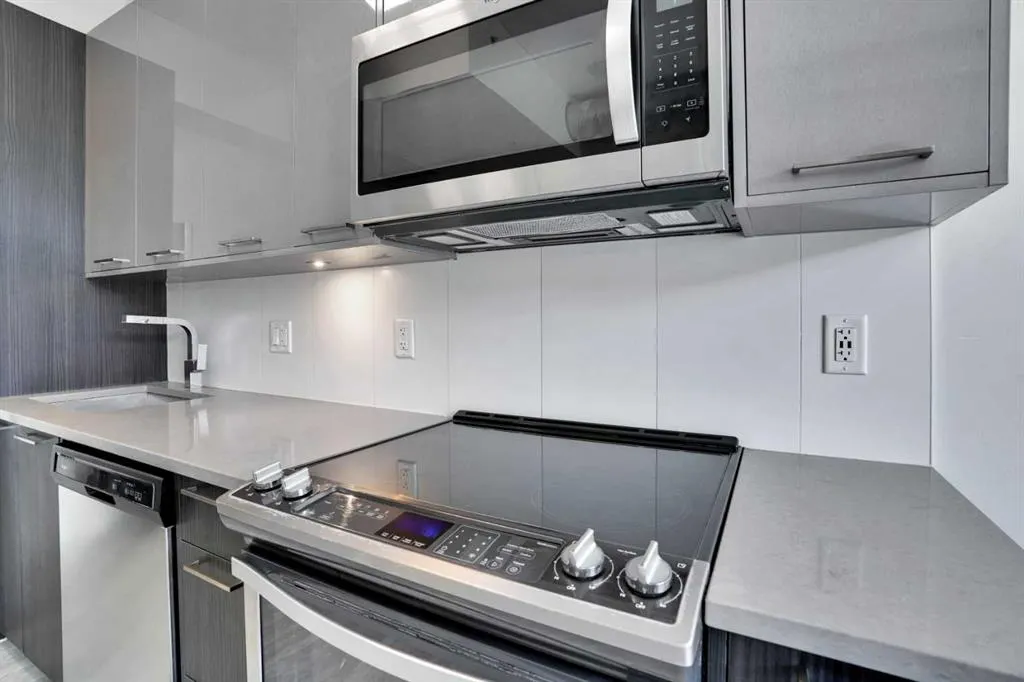 624 8 Avenue SE, #405