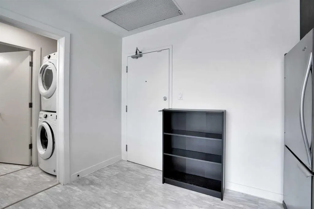 624 8 Avenue SE, #405