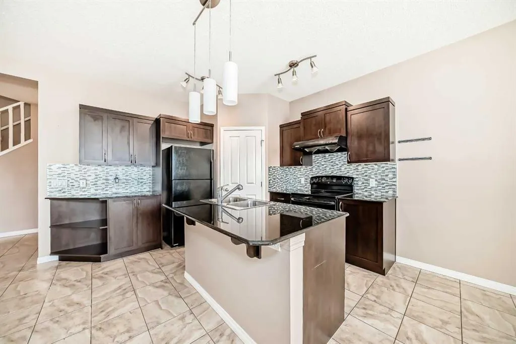 23 Panatella Bay NW