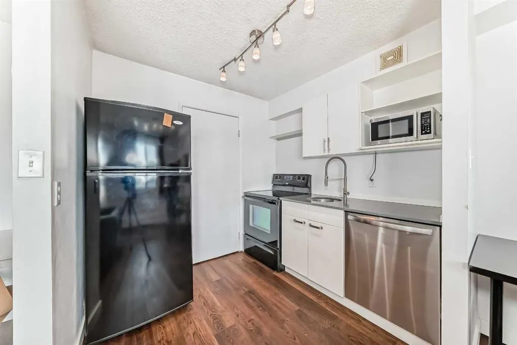 111 14 Avenue SE, #504