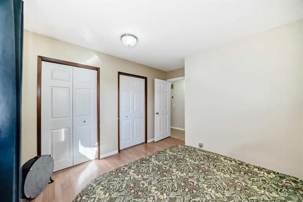 31 Castleglen Crescent NE