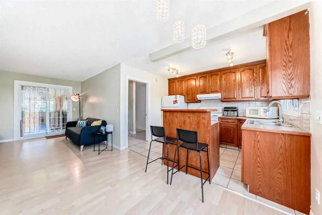 31 Castleglen Crescent NE