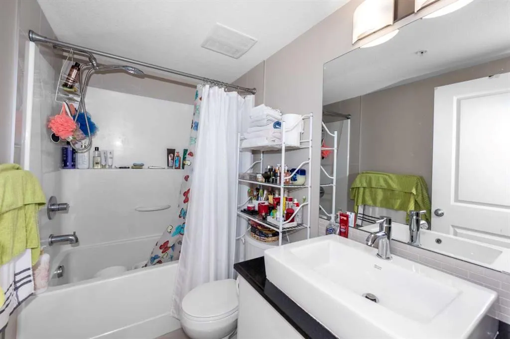 240 SKYVIEW RANC Road NE, #3102