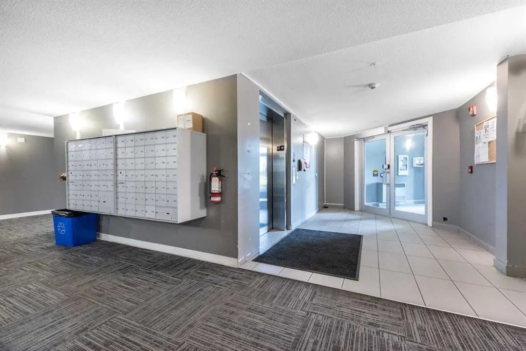 240 SKYVIEW RANC Road NE, #3102