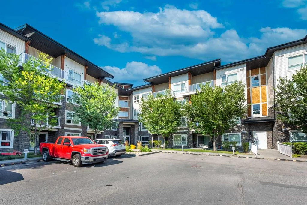 240 SKYVIEW RANC Road NE, #3102