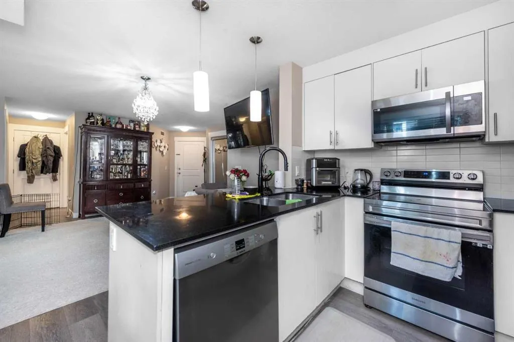 240 SKYVIEW RANC Road NE, #3102