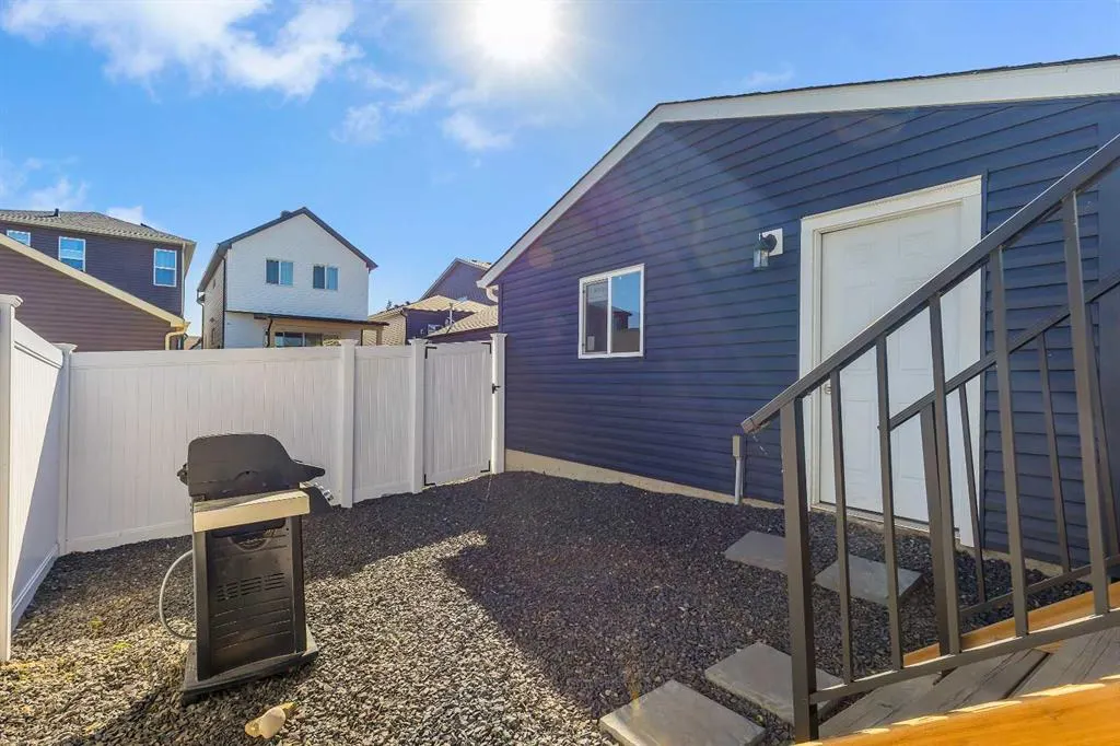 21 Lucas Rise NW