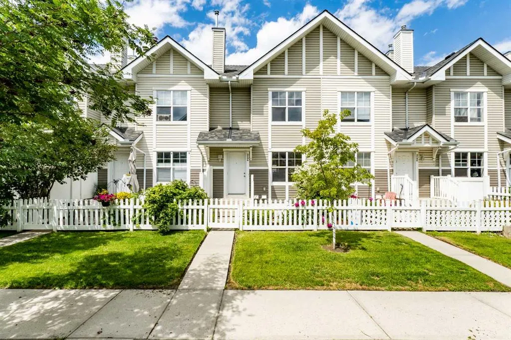3194 New Brighton Gardens SE