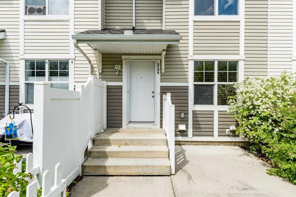 3194 New Brighton Gardens SE