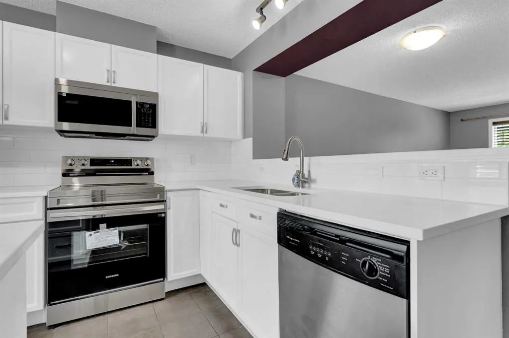 3194 New Brighton Gardens SE