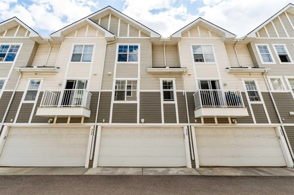3194 New Brighton Gardens SE