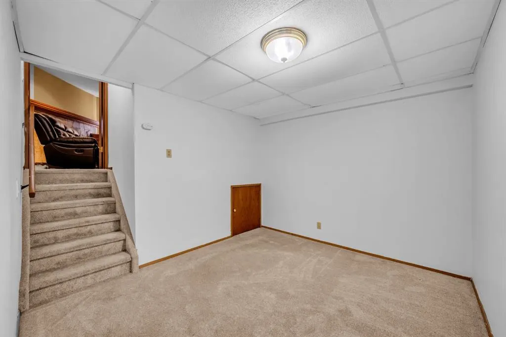 124 Whiteram Close NE