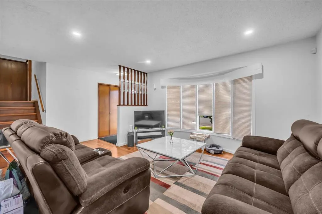 124 Whiteram Close NE