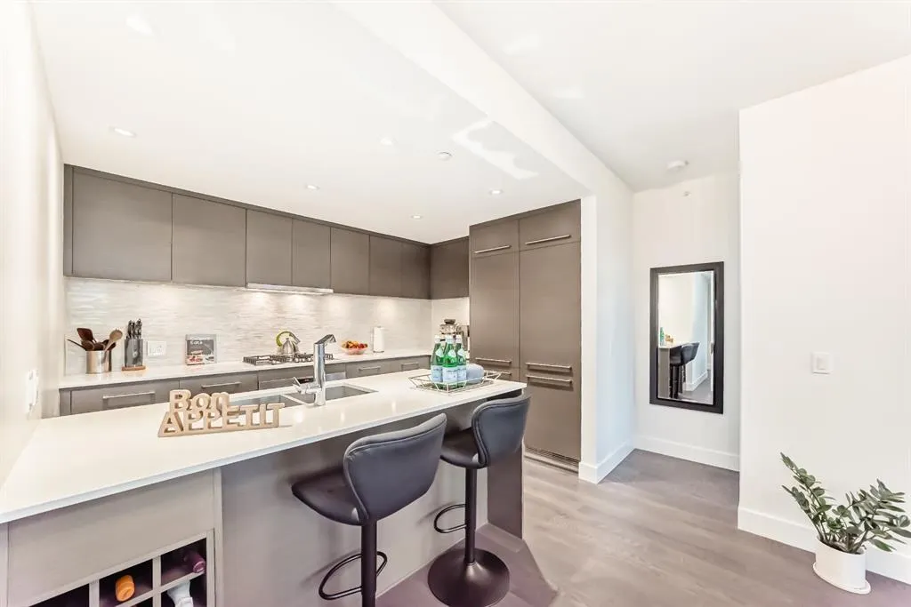 1025 5 Avenue SW, #1004