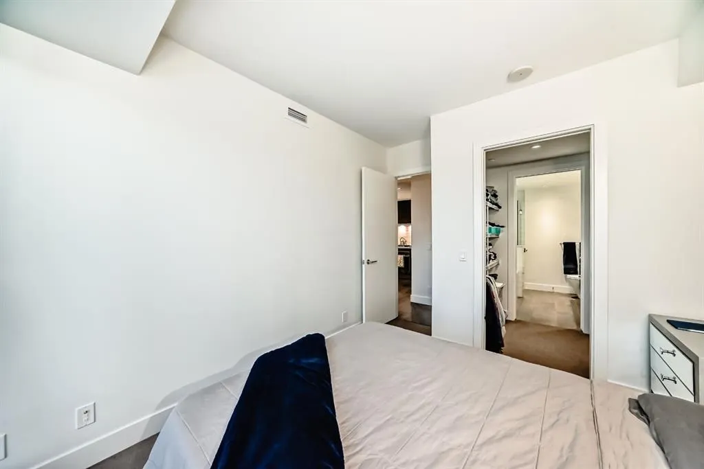 1025 5 Avenue SW, #1004