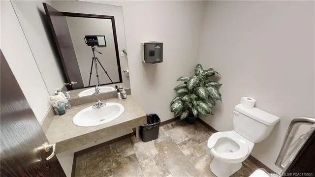 5229 50 Avenue, #102