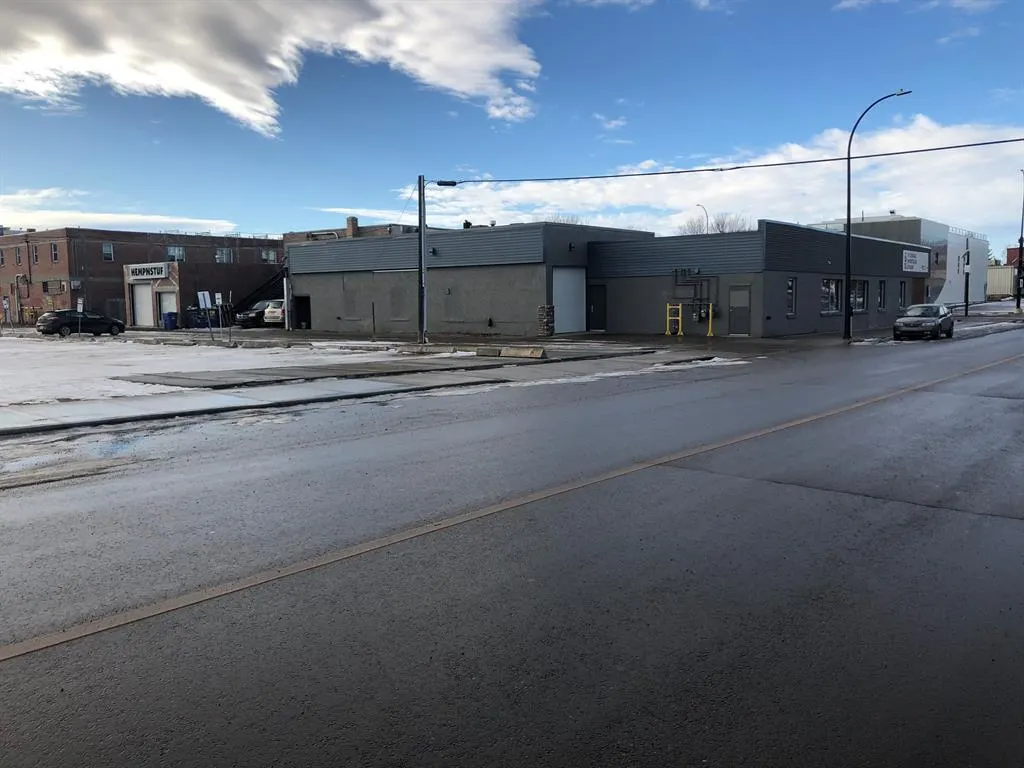 5229 50 Avenue, #102