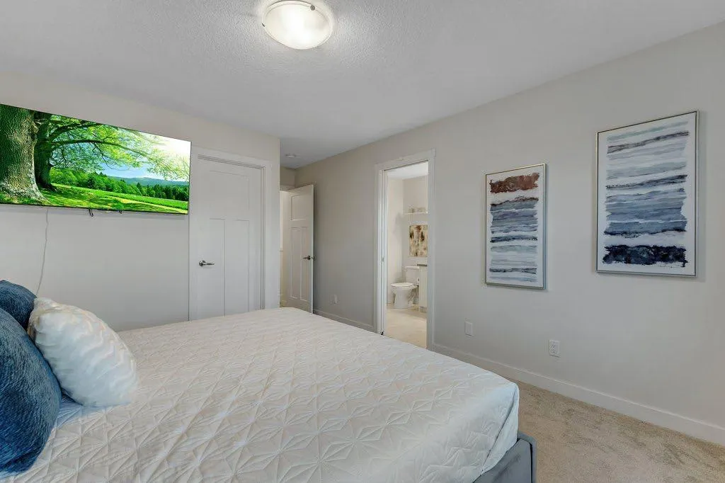 425 South Point Glen SW