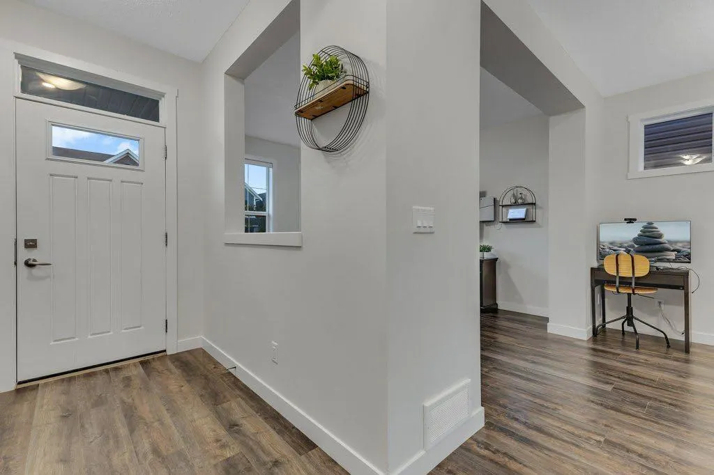 425 South Point Glen SW