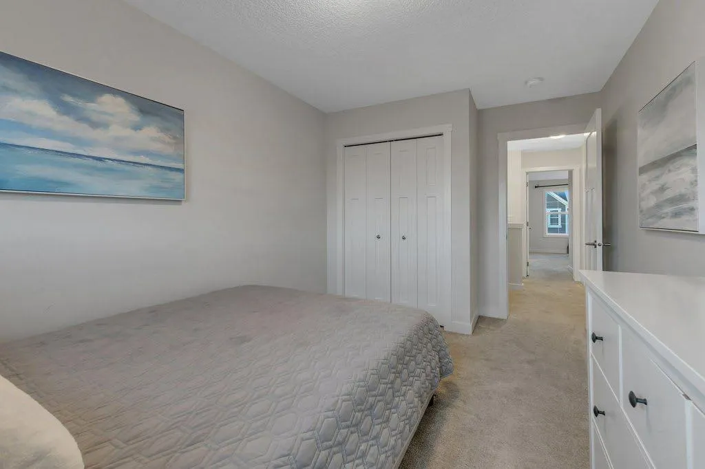 425 South Point Glen SW