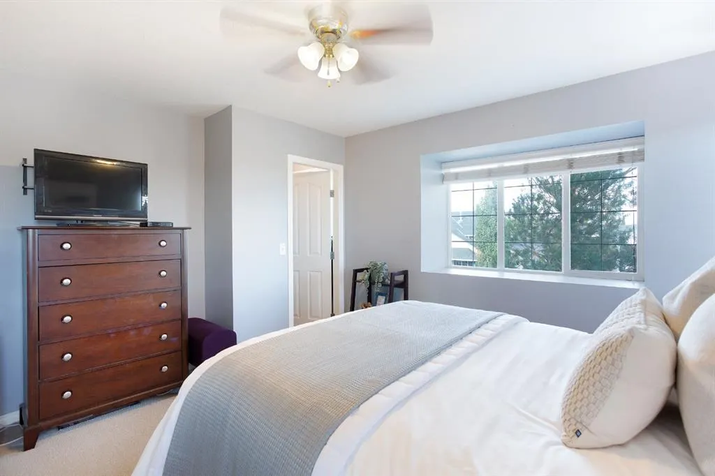 703 Luxstone Square SW, #404