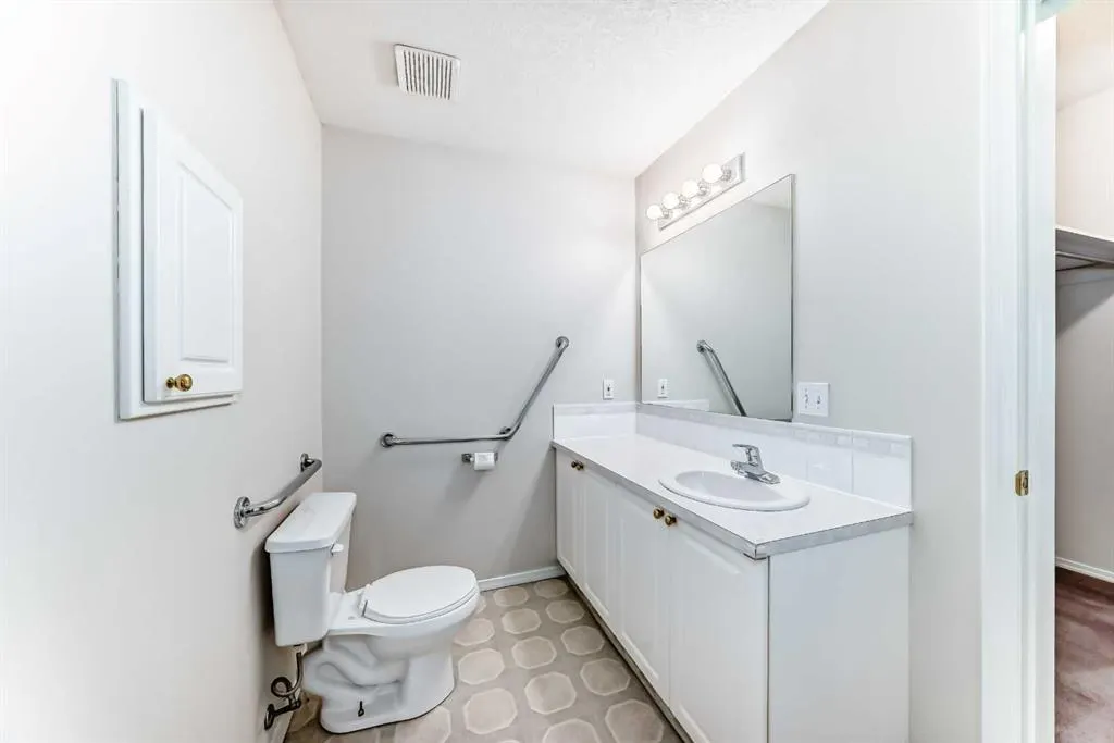 2850 51 Street SW, #112