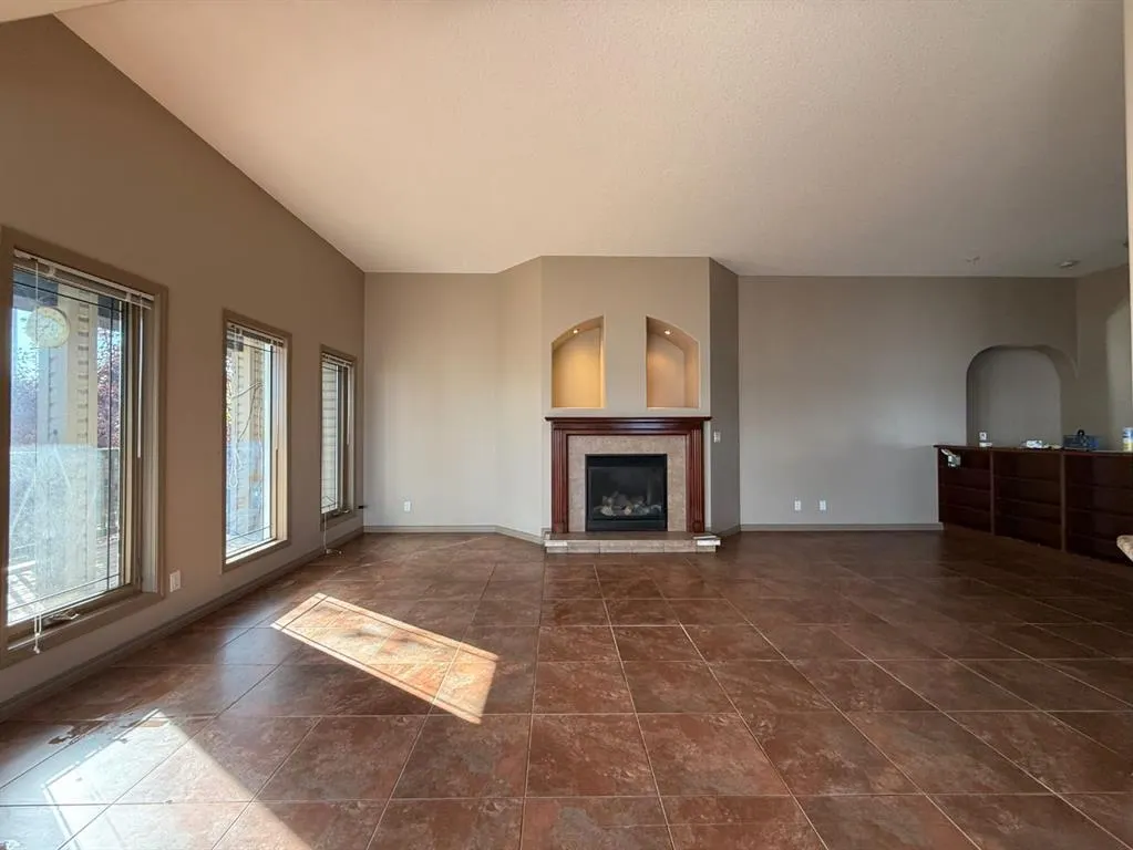 81 Peace River Avenue