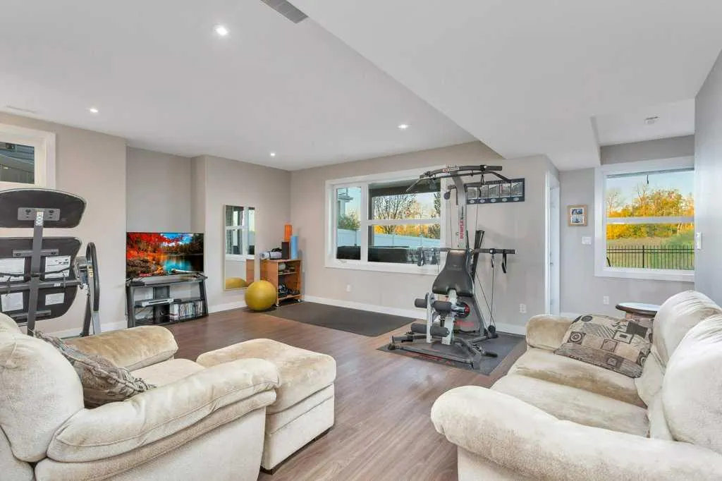 187 Vancouver Crescent