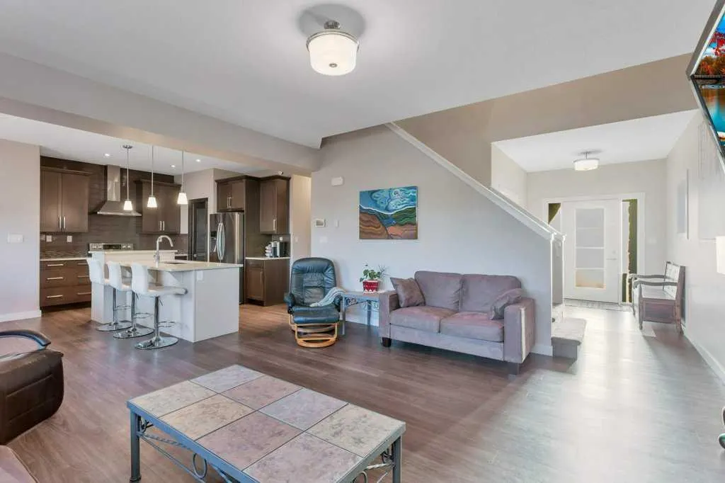 187 Vancouver Crescent