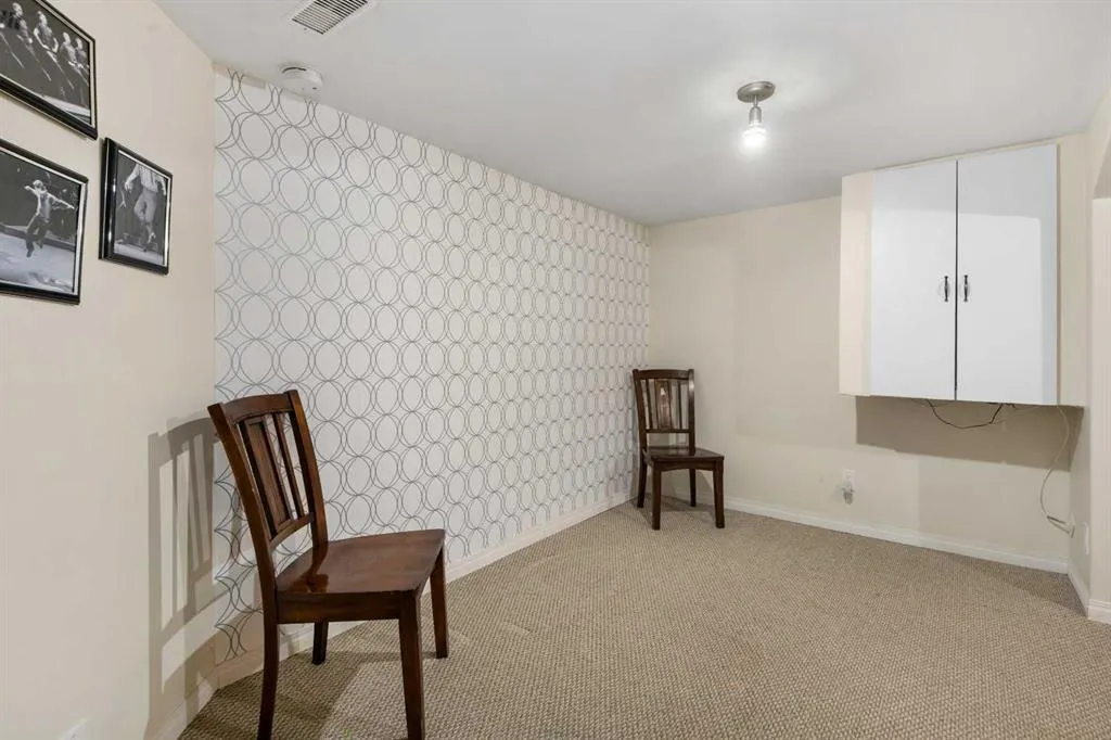27 Eldorado Road SE